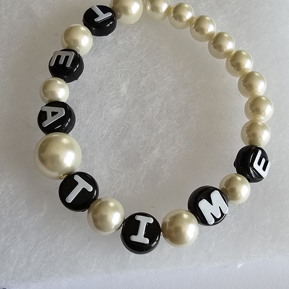Handmade "Tea Time" bracelet beaded pearl pearlcore word gossip - Picture 3 of 13
